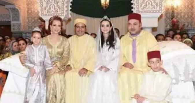 Vi-tinh-yeu-voi-mot-dan-thuong-quoc-vuong-maroc-da-huy-bo-che-do-da-the-va-cai-sua-hien-phap