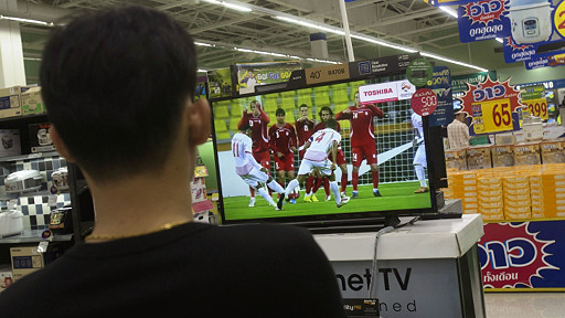 140612075815_cn_bangkok_football_tv_512x288_ap_nocredit.jpg