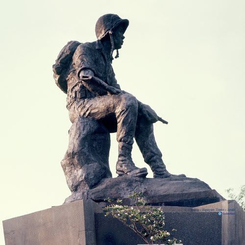 Huyen-thoai-ve-buc-tuong-thuong-tiec-1